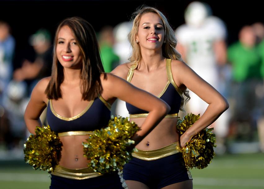 Miami - L’indiscutibile sex appeal delle cheerleaders prima dell’incontro di football tra Florida International Golden Panthers e Marshall Thundering Herd (Reuters)